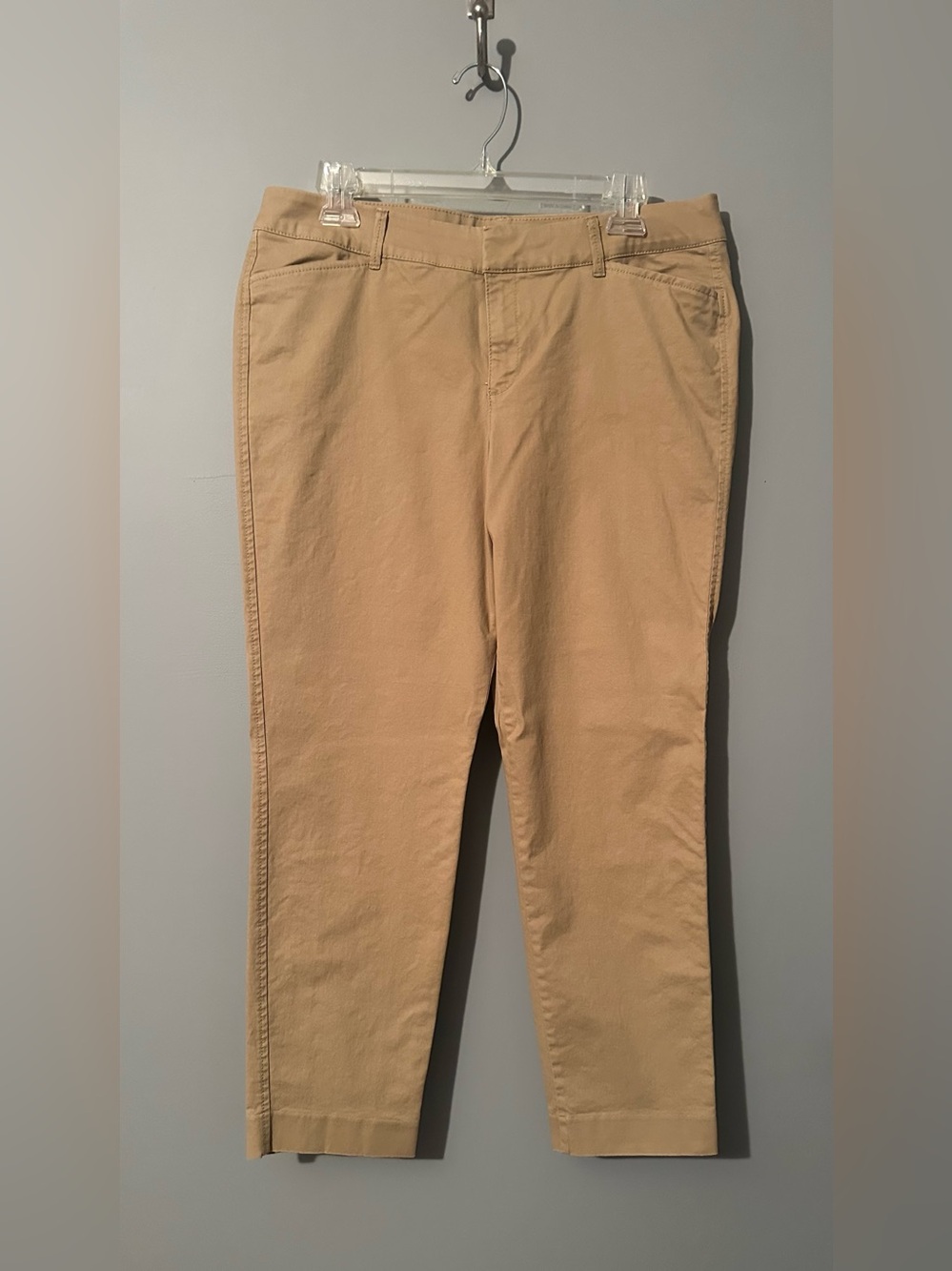 Old Navy Pixie Chino Pants in Khaki Tan, Women’s size 12.